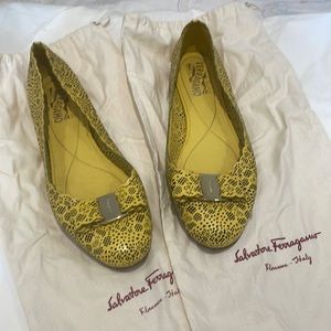 Salvador Ferragamo spring ballet flats, rare style.